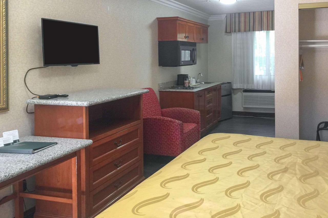 Quality Inn & Suites Oceanside Near Camp Pendleton Eksteriør billede