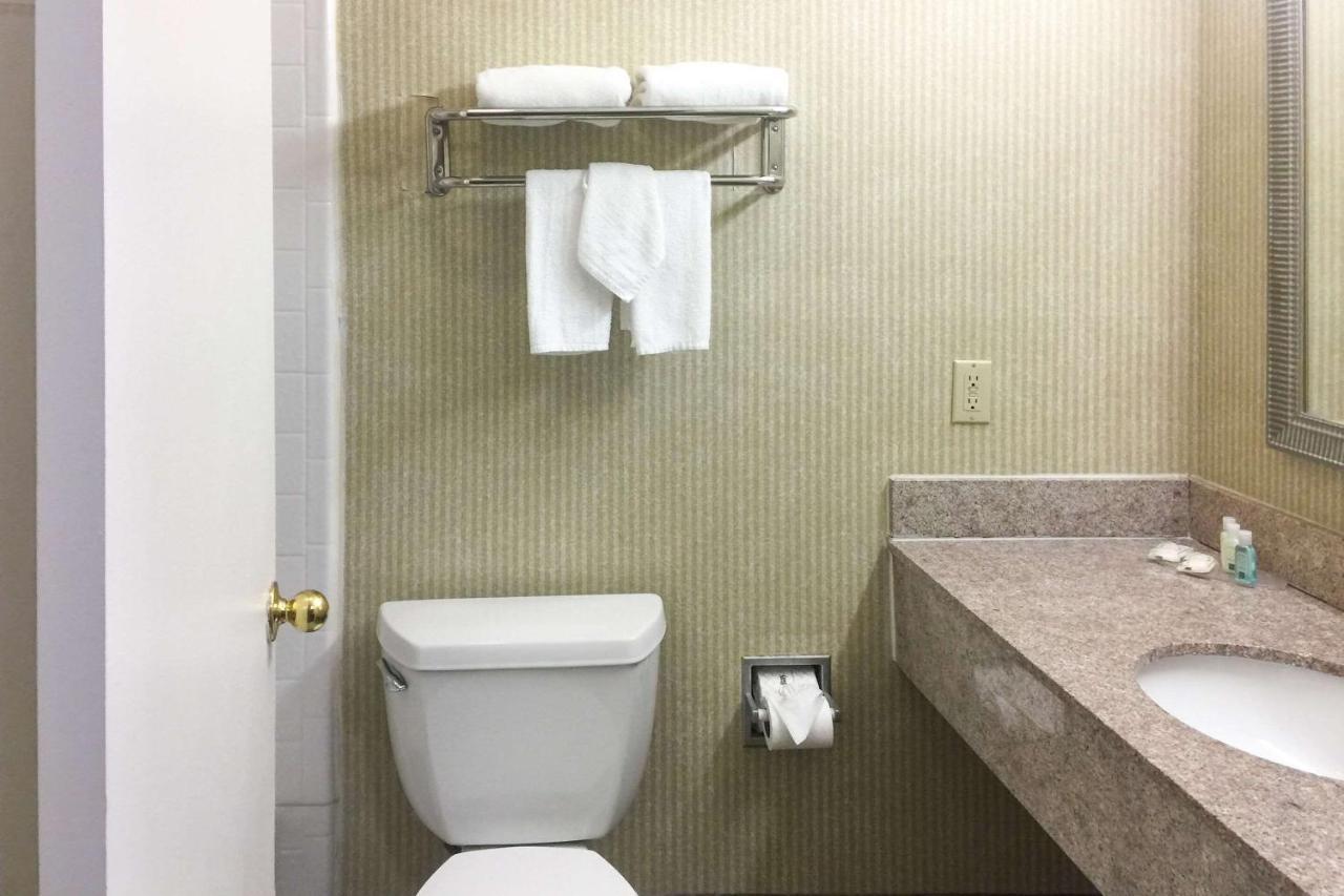 Quality Inn & Suites Oceanside Near Camp Pendleton Eksteriør billede