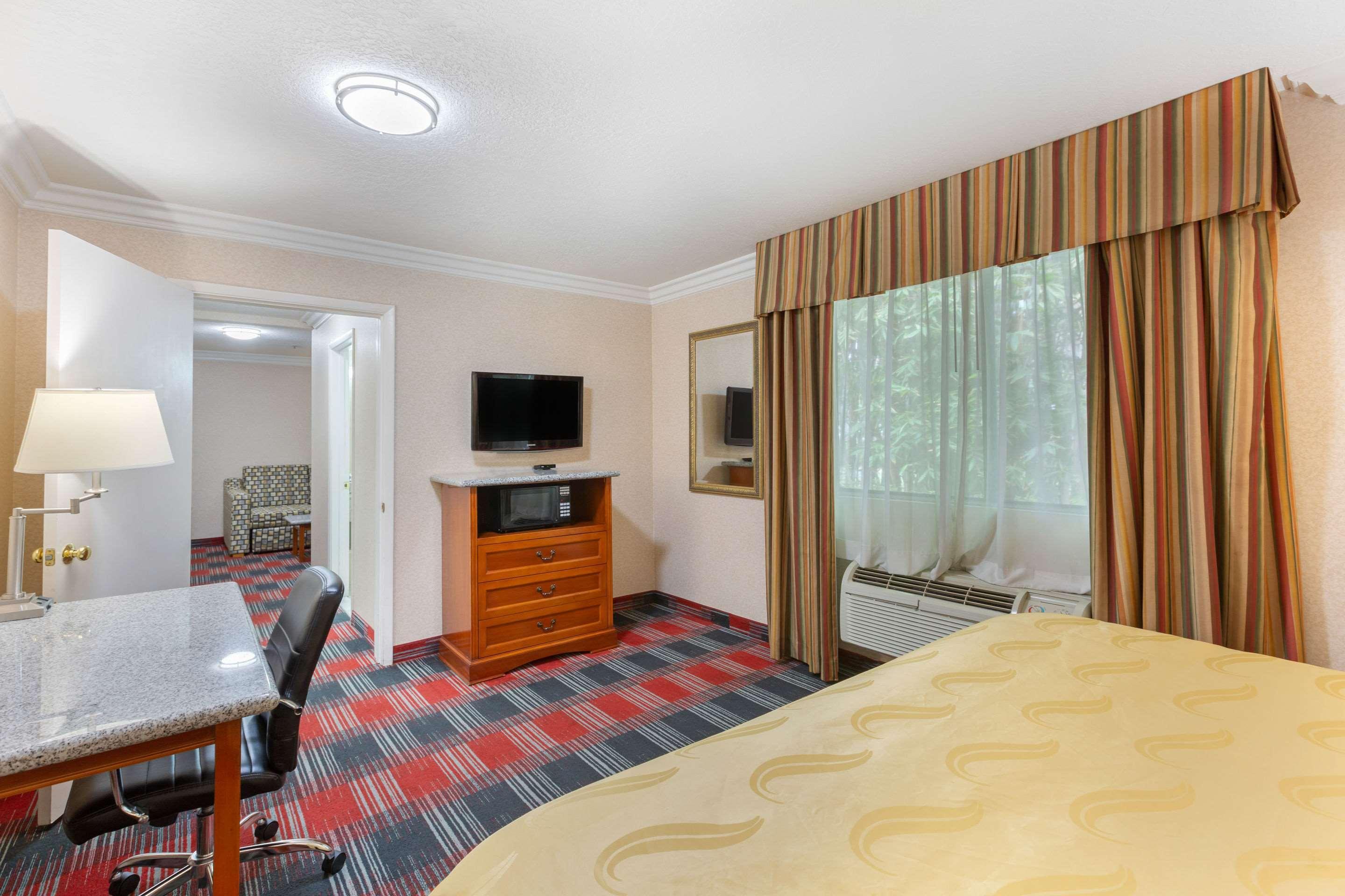 Quality Inn & Suites Oceanside Near Camp Pendleton Eksteriør billede