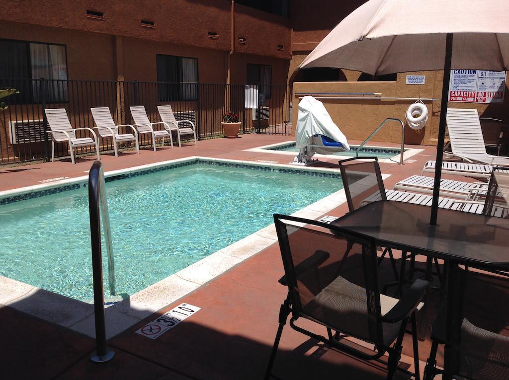 Quality Inn & Suites Oceanside Near Camp Pendleton Eksteriør billede