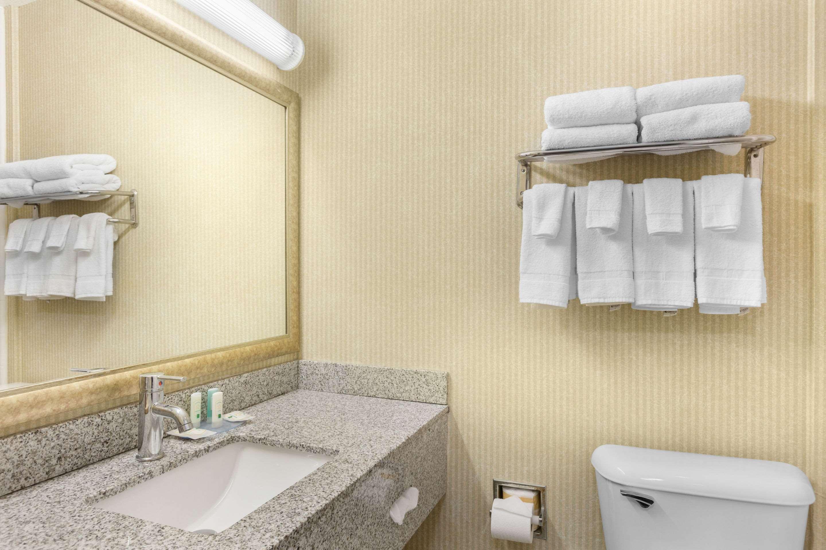Quality Inn & Suites Oceanside Near Camp Pendleton Eksteriør billede