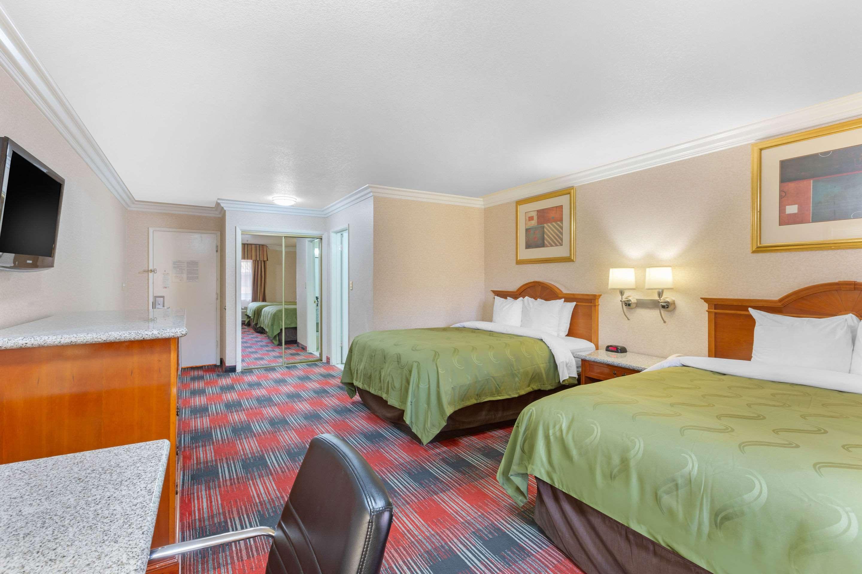 Quality Inn & Suites Oceanside Near Camp Pendleton Eksteriør billede