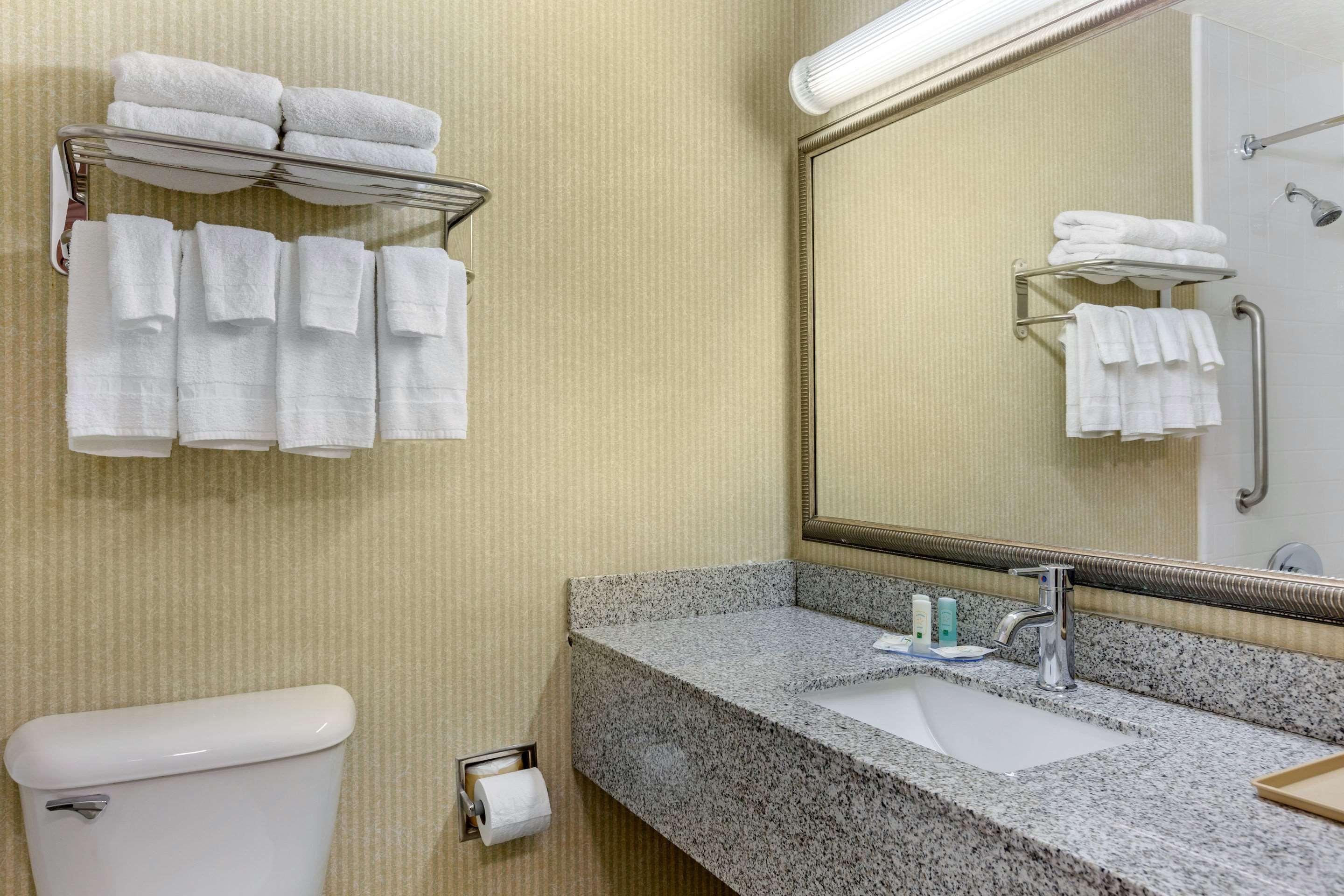 Quality Inn & Suites Oceanside Near Camp Pendleton Eksteriør billede