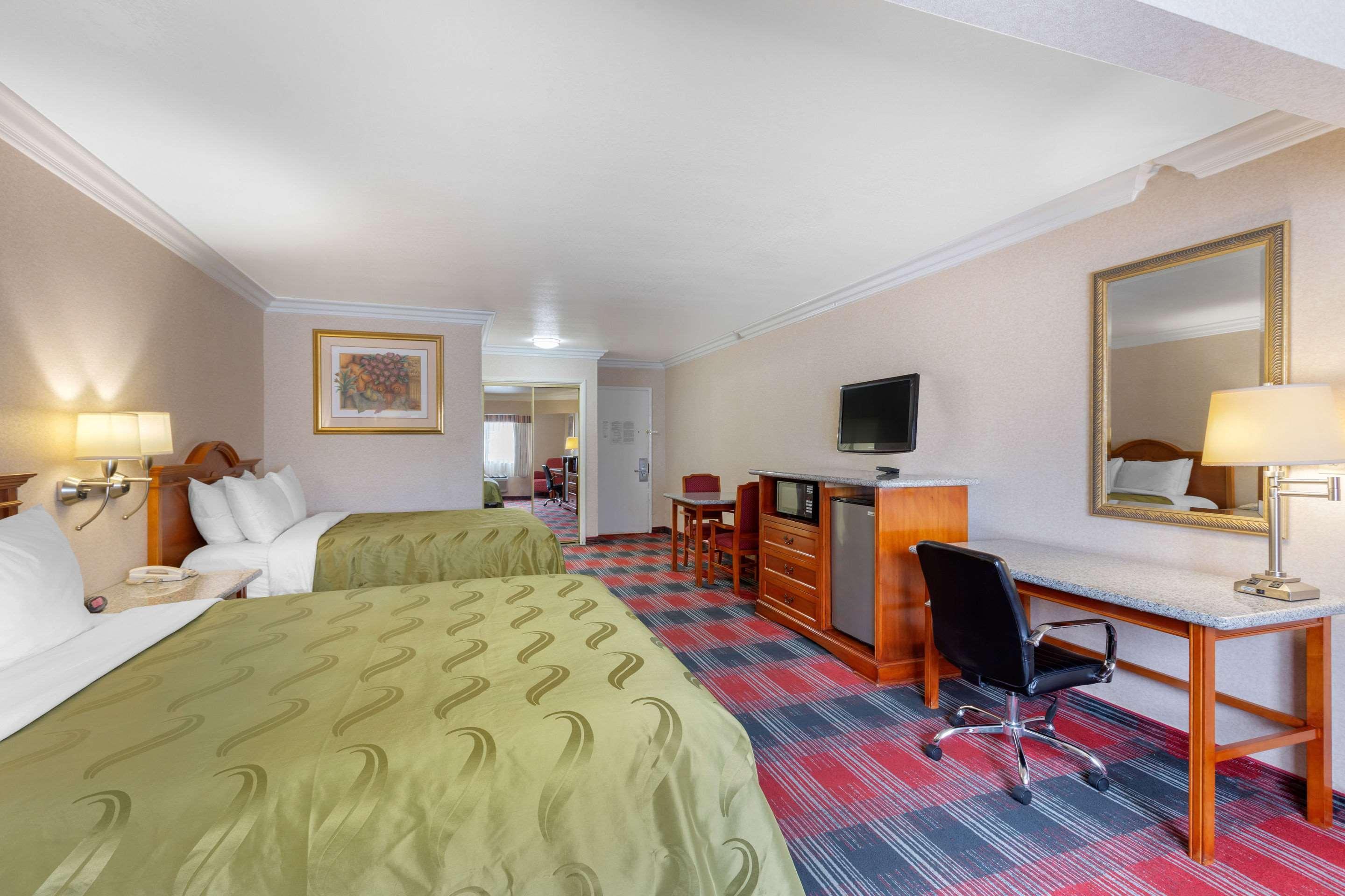 Quality Inn & Suites Oceanside Near Camp Pendleton Eksteriør billede