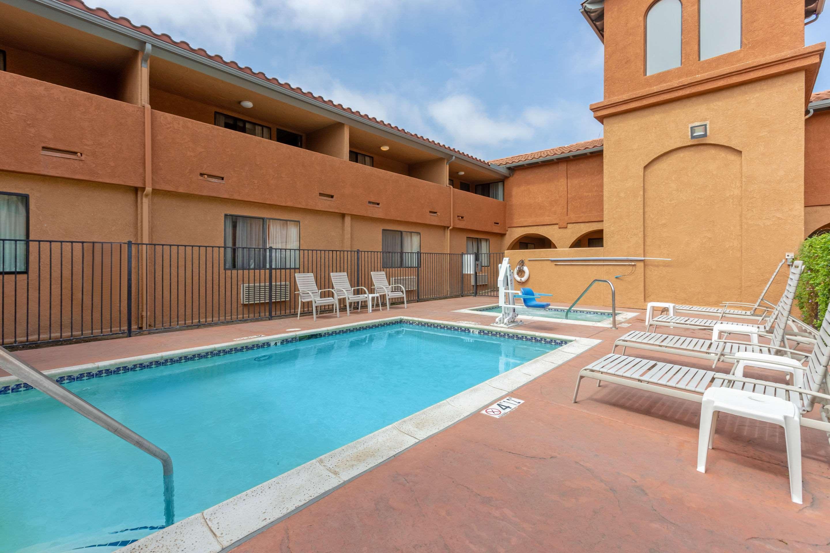 Quality Inn & Suites Oceanside Near Camp Pendleton Eksteriør billede