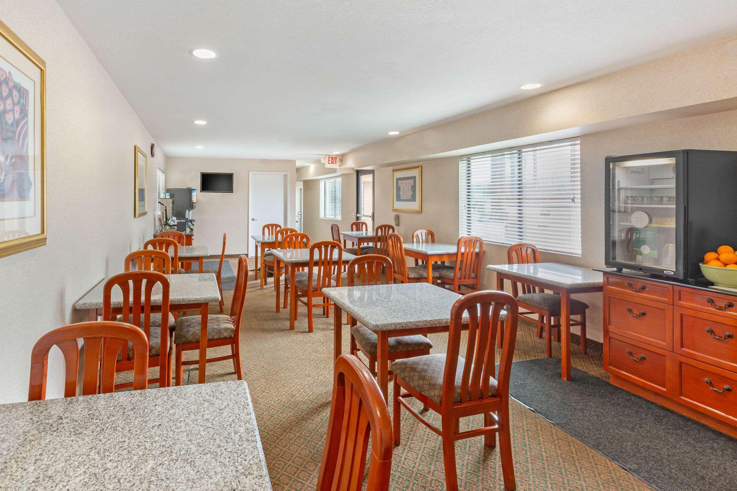 Quality Inn & Suites Oceanside Near Camp Pendleton Eksteriør billede