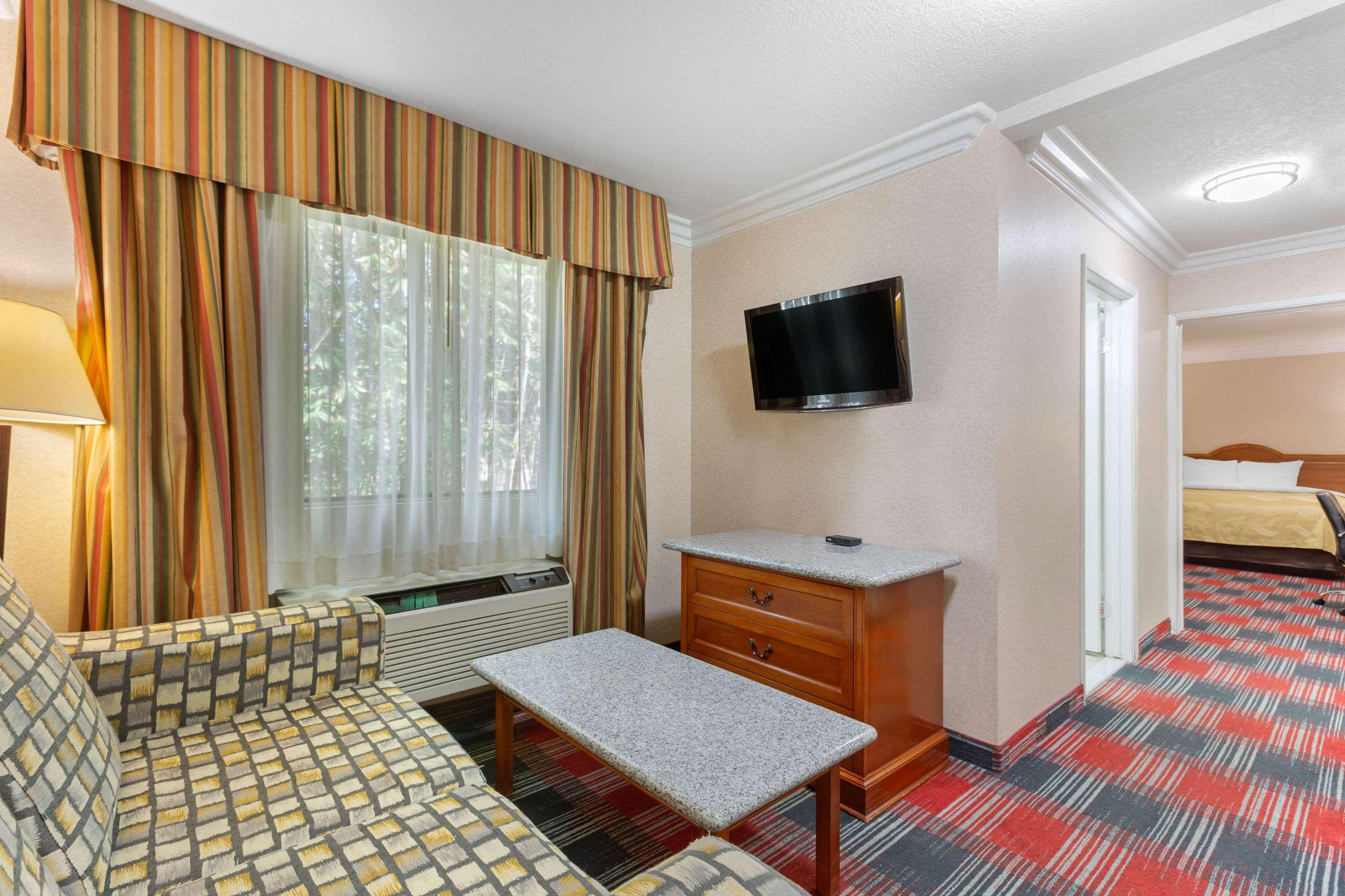 Quality Inn & Suites Oceanside Near Camp Pendleton Eksteriør billede