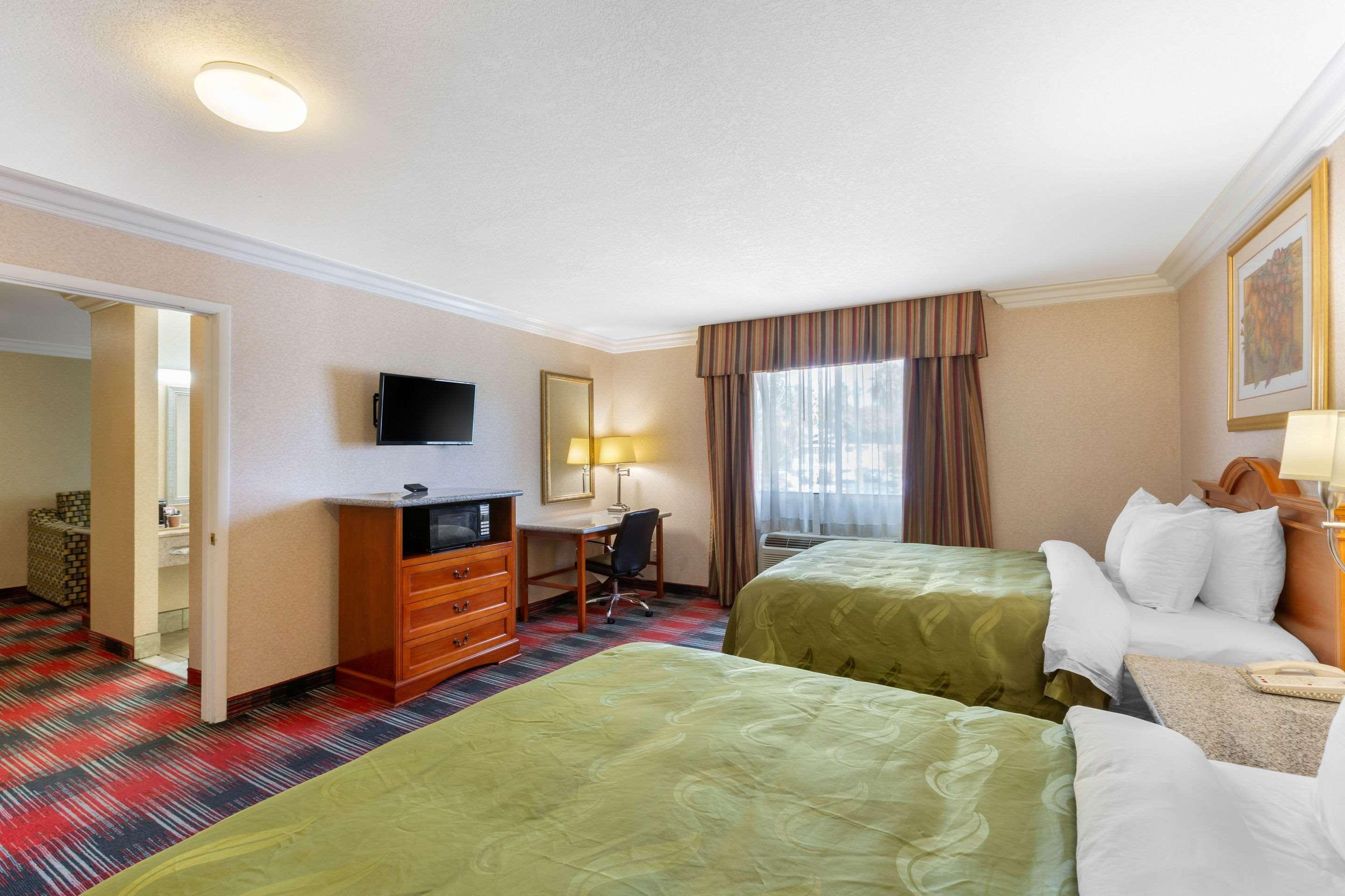 Quality Inn & Suites Oceanside Near Camp Pendleton Eksteriør billede