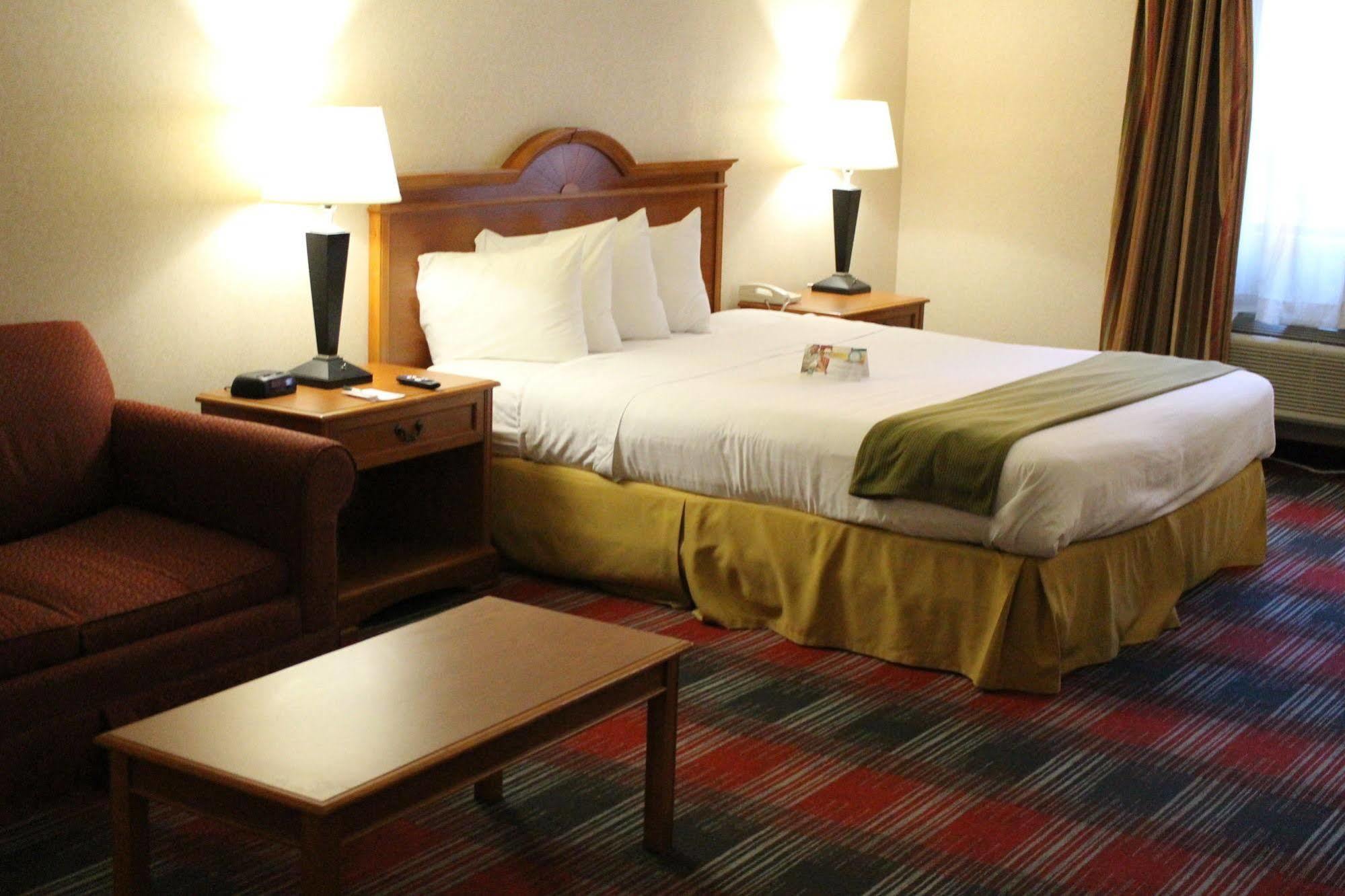 Quality Inn & Suites Oceanside Near Camp Pendleton Eksteriør billede