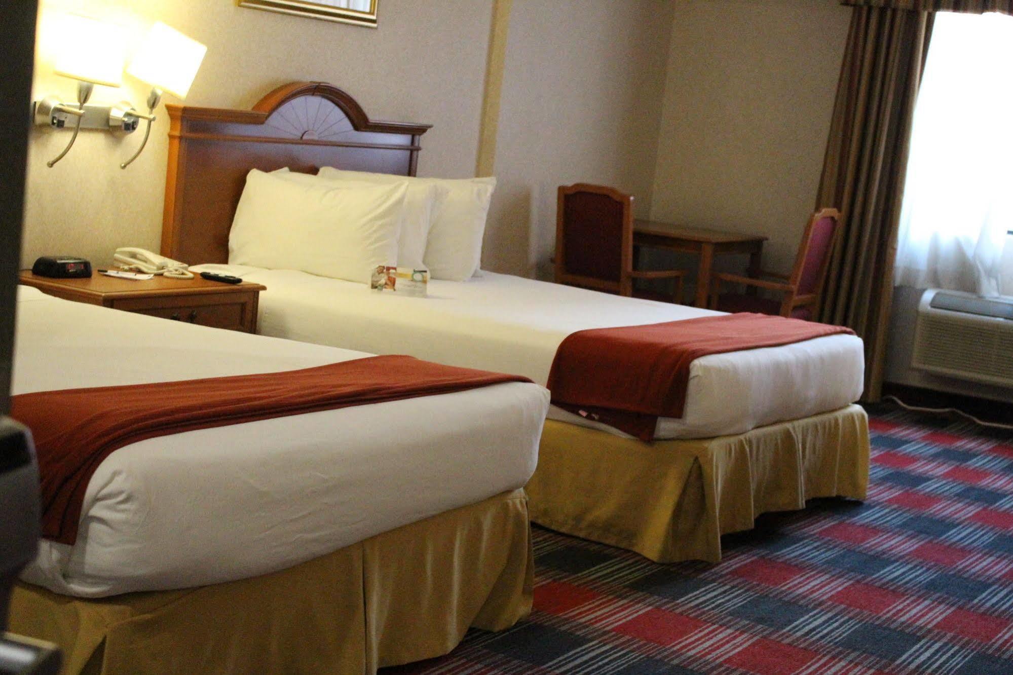 Quality Inn & Suites Oceanside Near Camp Pendleton Eksteriør billede